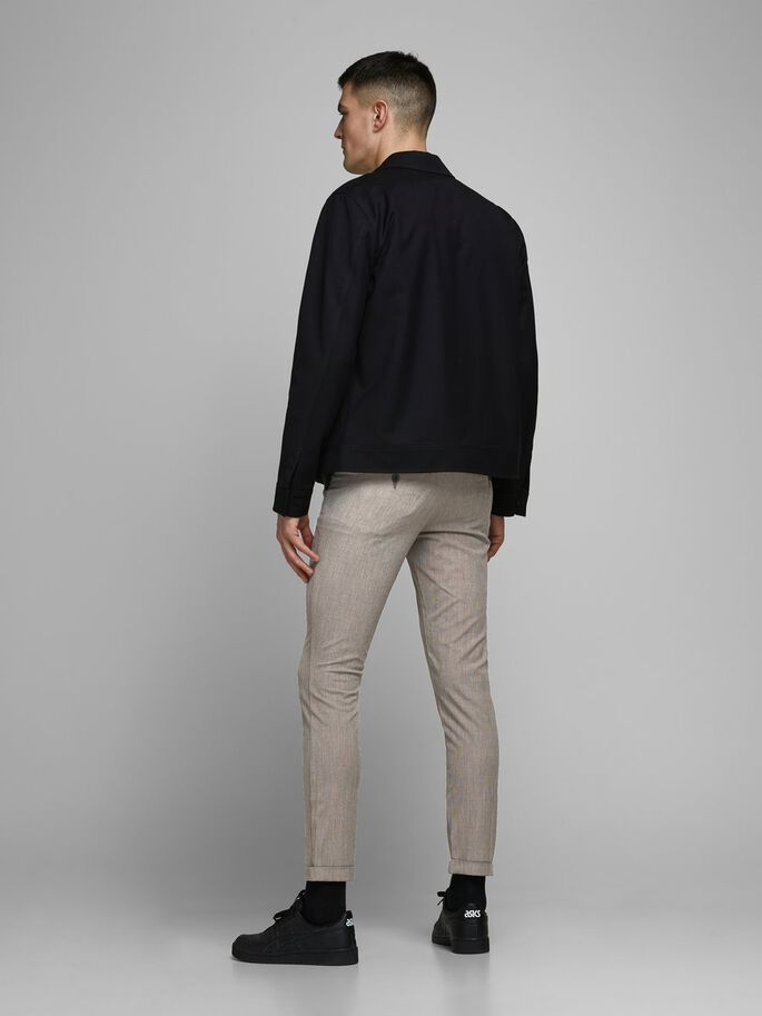 JACK & JONES Marco Connor 1008 Crokery model front view