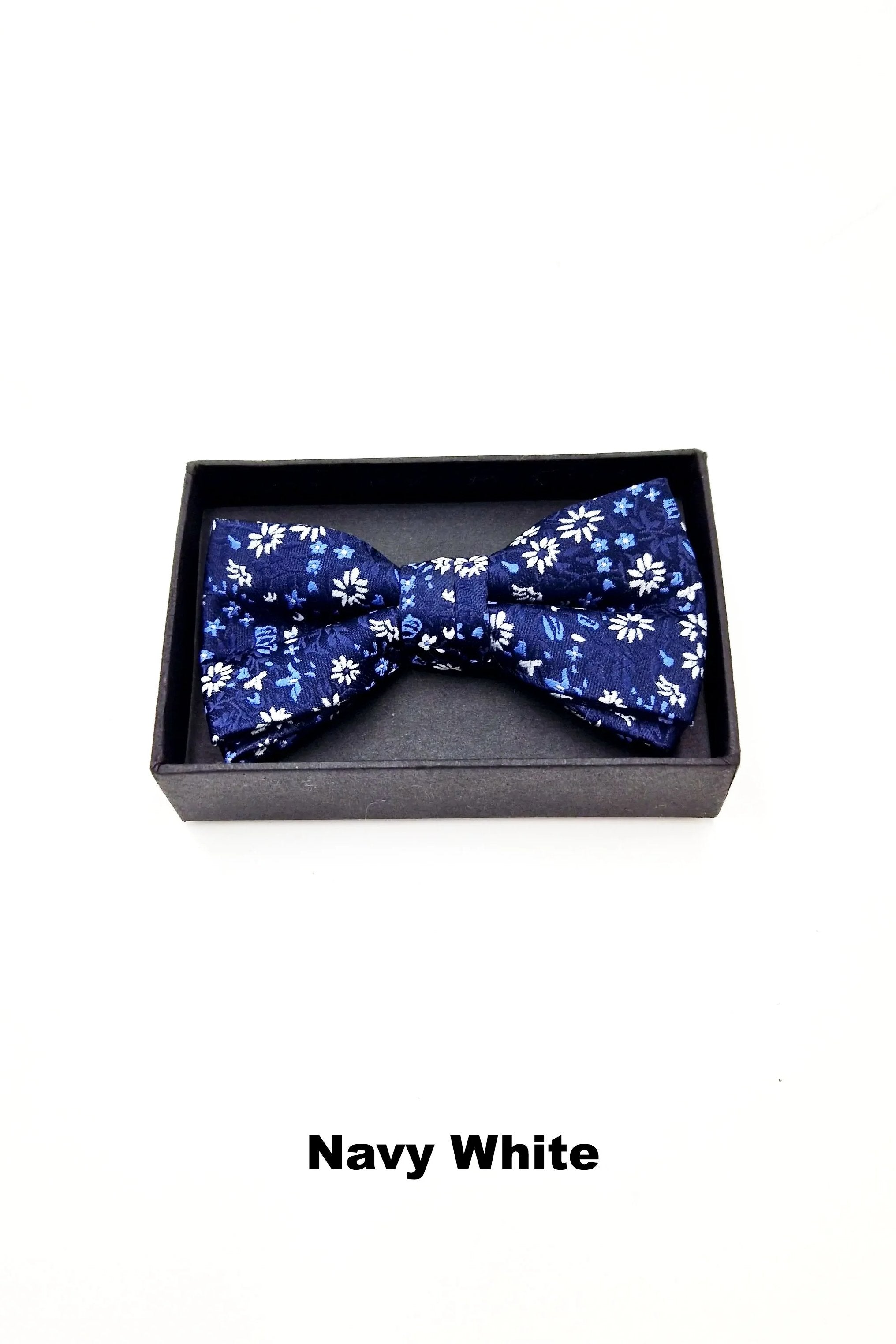 Zazzi Boyswear Zazzi Pattern Boys Boxed Bowtie & Pocket Square Navy White front view