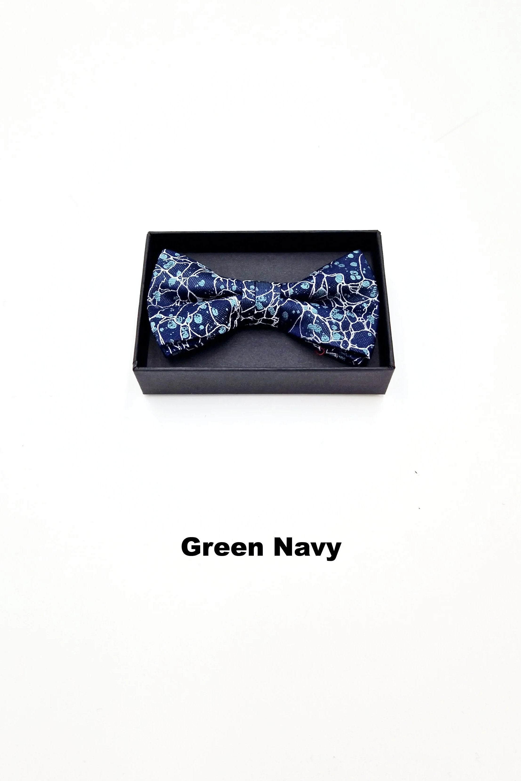 Zazzi Boyswear Zazzi Pattern Boys Boxed Bowtie & Pocket Square Navy White full front view