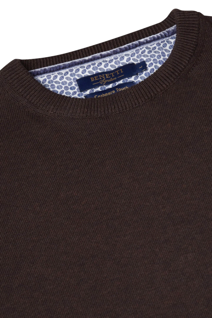 Benetti crew neck jumper close-up