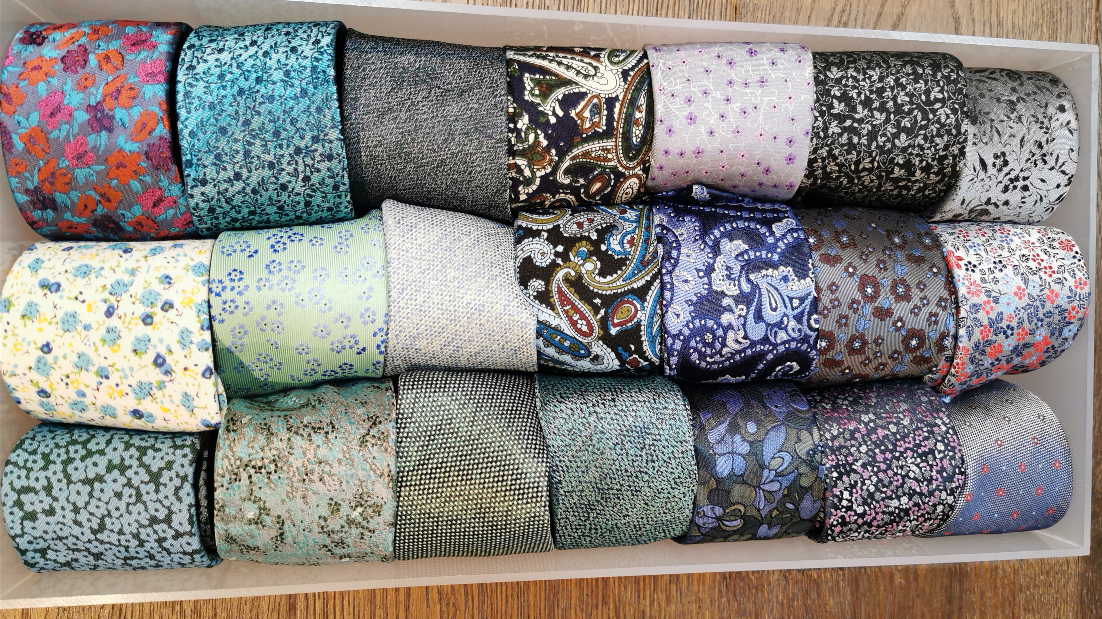 Mens formal ties in a variety of colours and patterns