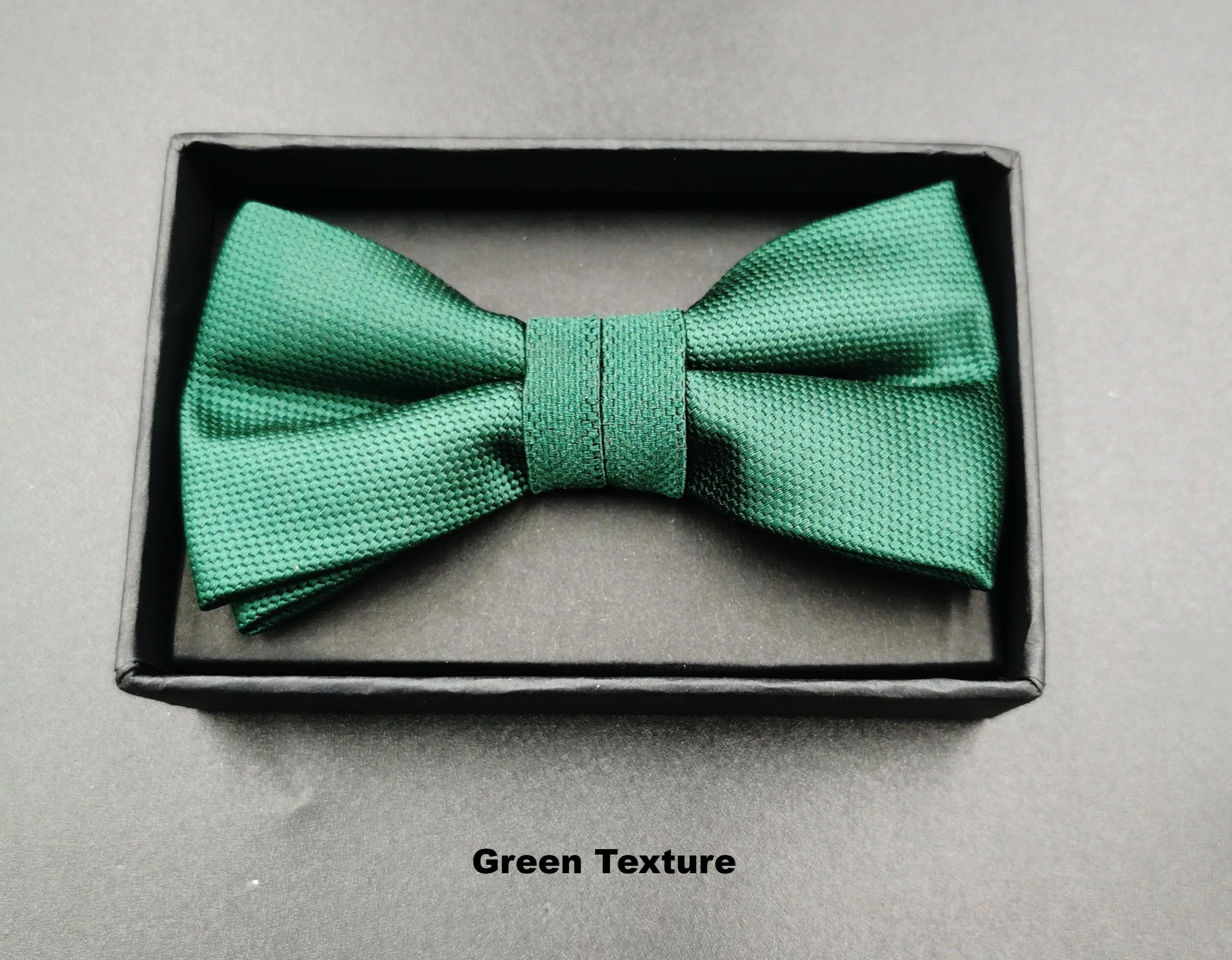 Zazzi Boxed Boy's Green Textured Bow & Pocket Square