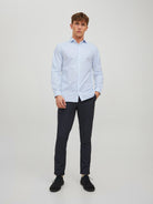 JACK JONES PREMIUM Parker Cashmere Blue Shirt Cashmere Blue model front view