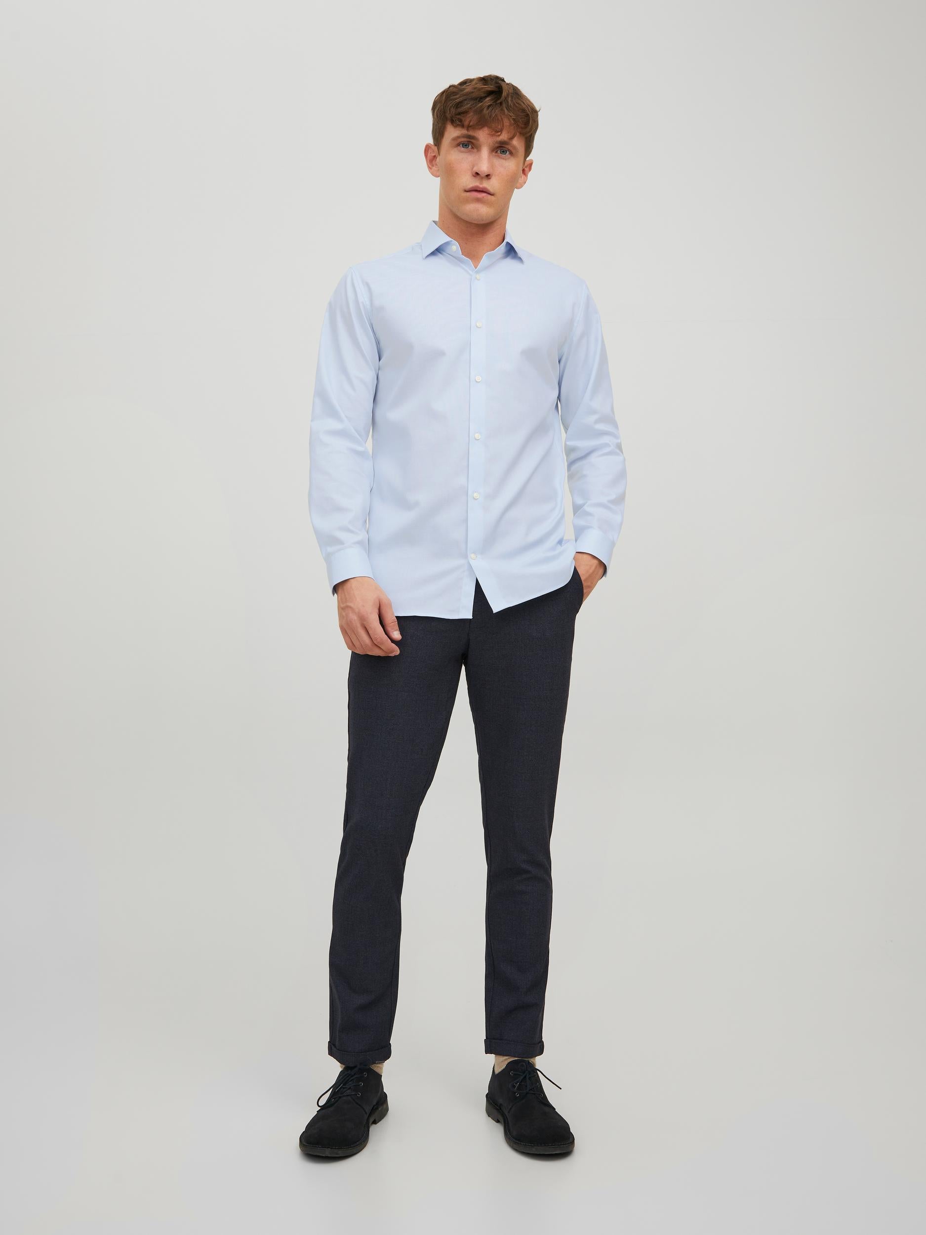 JACK JONES PREMIUM Parker Cashmere Blue Shirt Cashmere Blue model front view