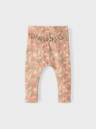 NAME IT Sacha Leggings Affogat model front view