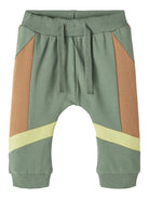 NAME IT Bafio Sweat Pant Laurel Wreath model front view