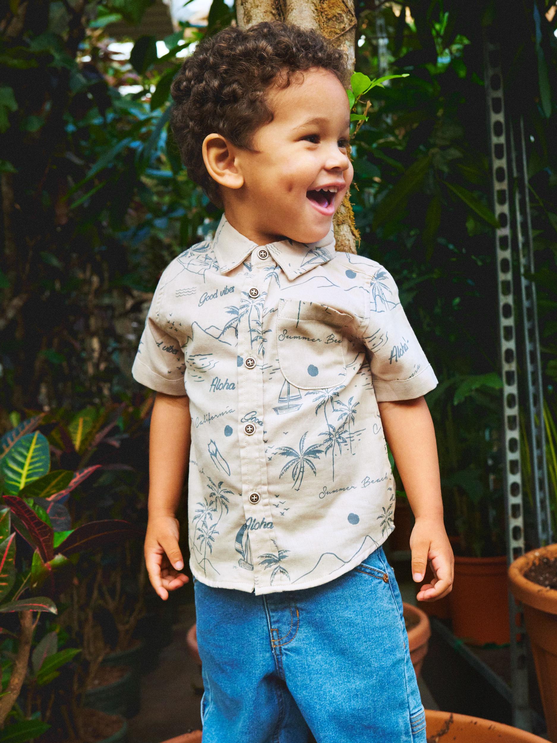 Boy's Feria Short Sleeve Shirt-Model Front View
