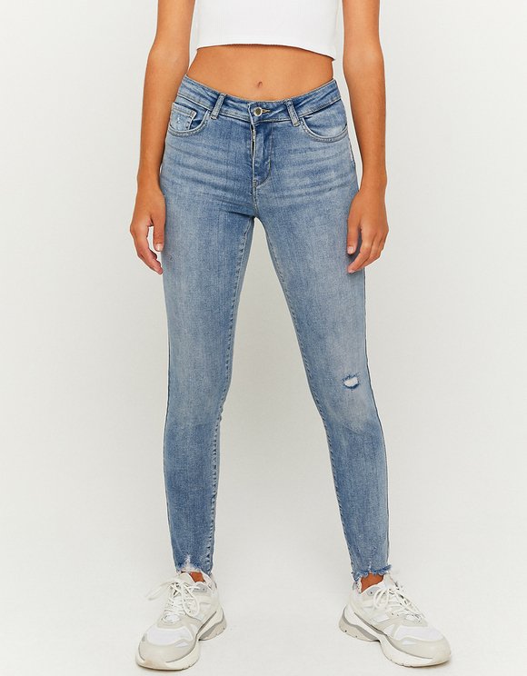 BLUE LOW WAIST SKINNY JEANS - Model Front View