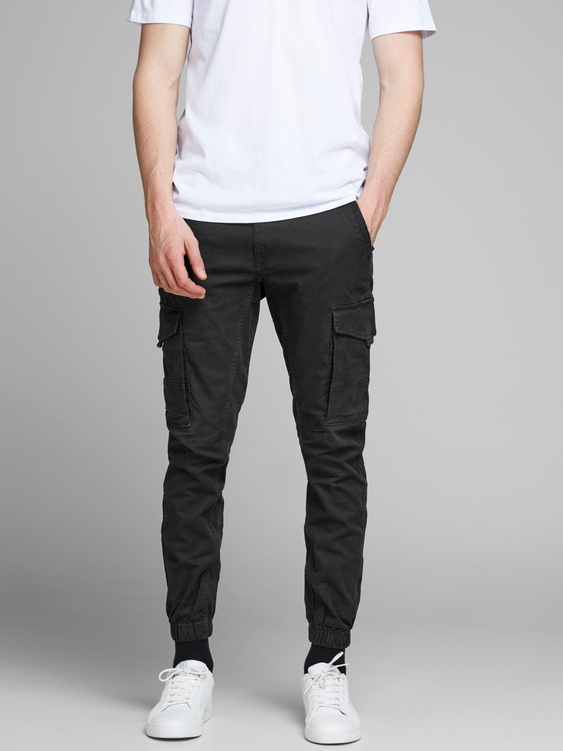 JACK & JONES Paul Flake 542 Black Cargo Pant BLACK model front view