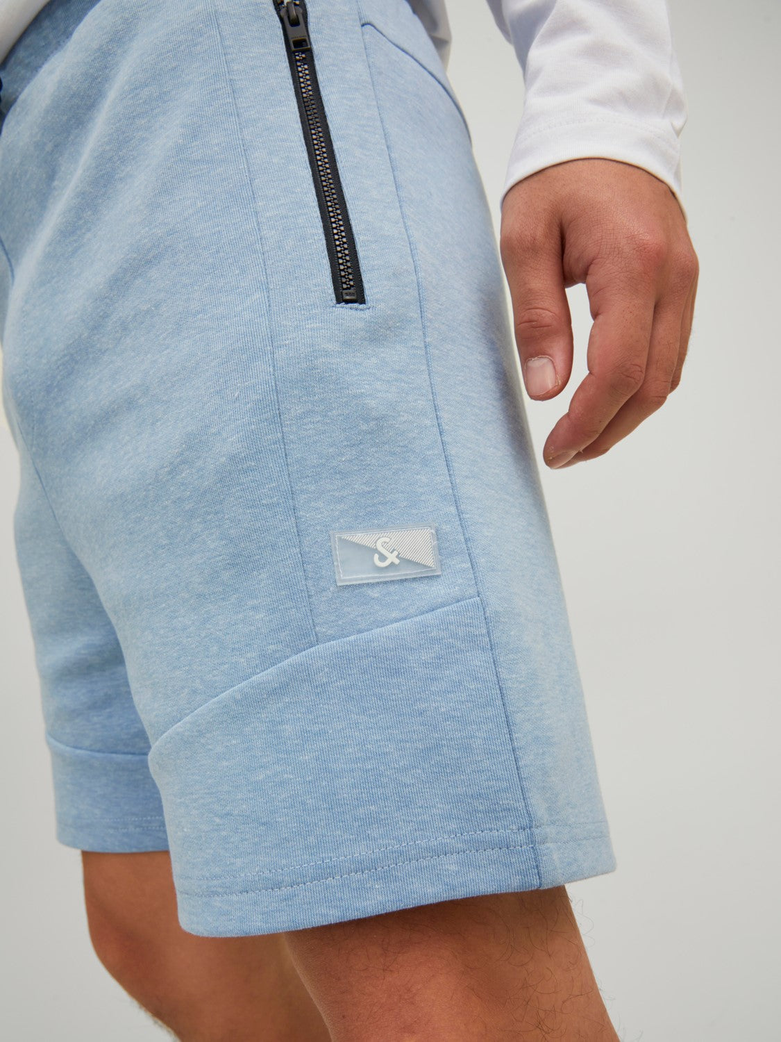 Air Sweat Mountain Spring Shorts-Side pocket view