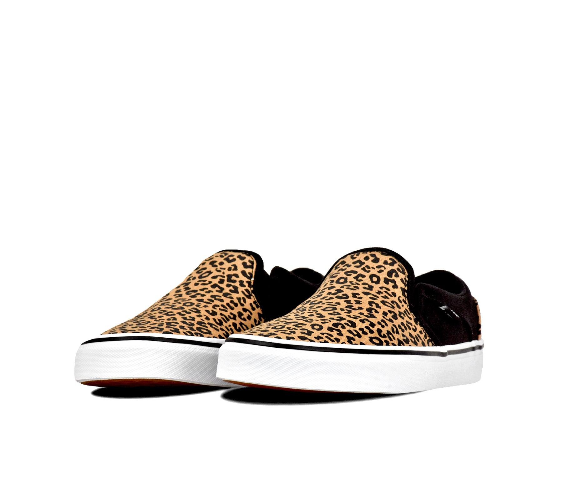 Vans Womens WN Asher Checkers Black/White Trainers Black/White model front view